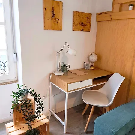Apartment Mezzanine With Courtyard In N 29 Porto