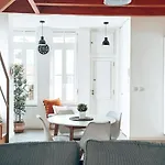 Mezzanine With Courtyard In N 29 بورتو