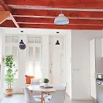 شقة Mezzanine With Courtyard In N 29 *