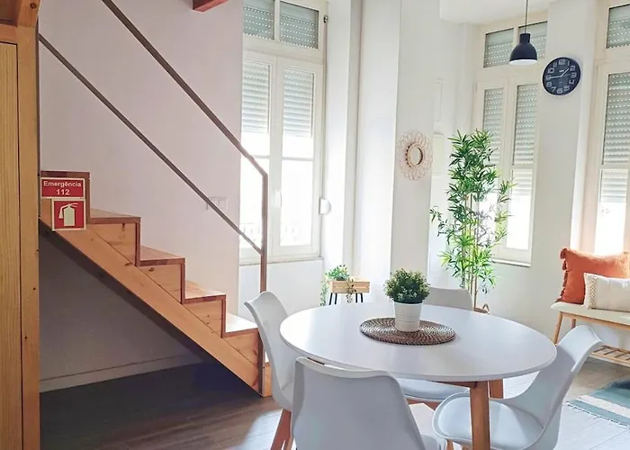 Mezzanine With Courtyard In *