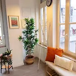 דירה Mezzanine With Courtyard In N 29 *