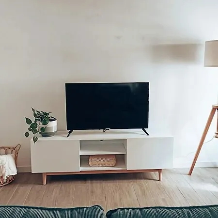Apartment Mezzanine With Courtyard In Porto