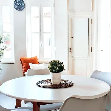 Mezzanine With Courtyard In *