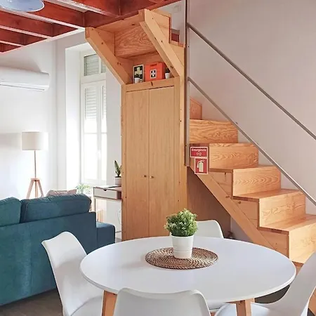 Mezzanine With Courtyard In * Porto