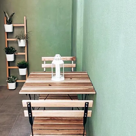 Apartment Mezzanine With Courtyard In Porto