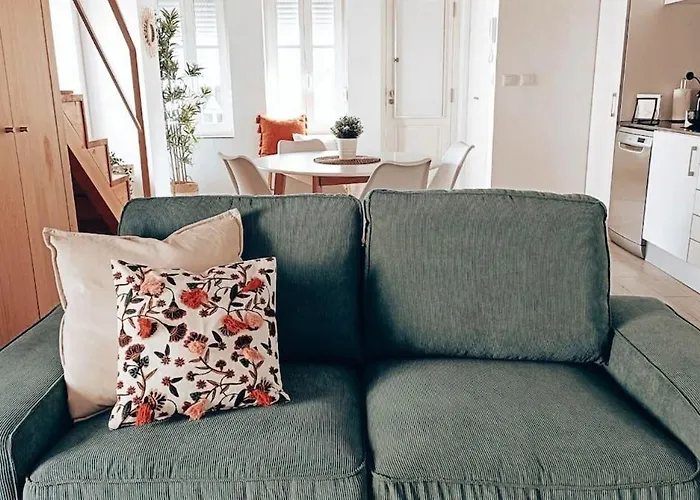 Daire Mezzanine With Courtyard In Porto