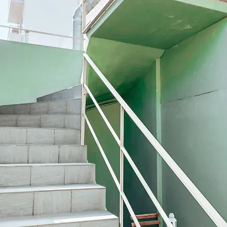 Mezzanine With Courtyard In Διαμέρισμα *