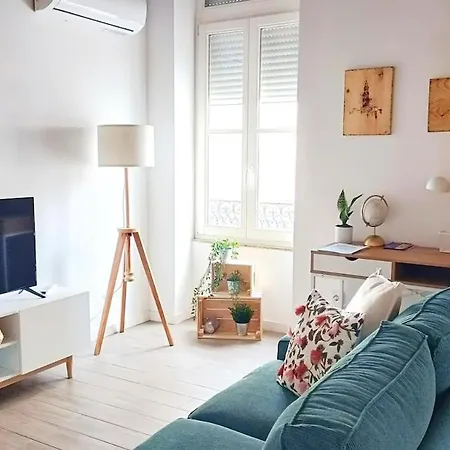 Mezzanine With Courtyard In