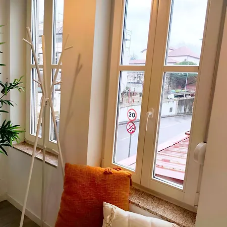 Mezzanine With Courtyard In Порту