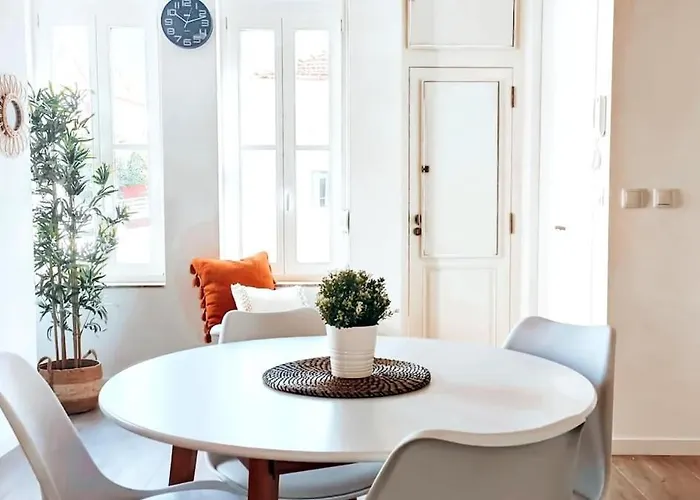 Mezzanine With Courtyard In *