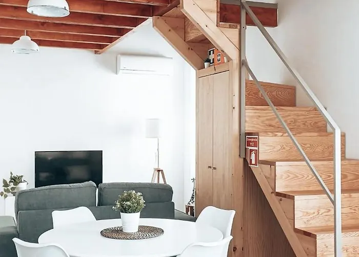 Mezzanine With Courtyard In *