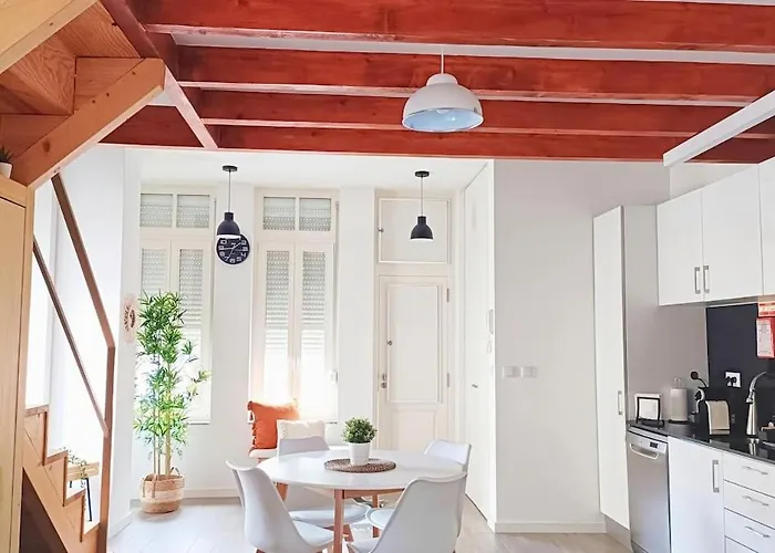 Апартаменты Mezzanine With Courtyard In *